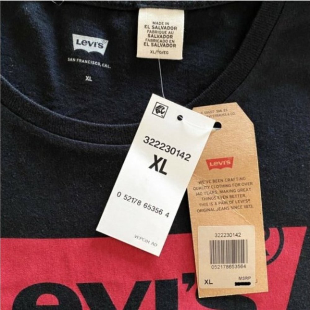 ⛔️SOLD⛔️ LEVI'S Short Sleeve Crew Neck T-Shirt Black w/ Red Batwing Logo Size XL - Picture 13 of 14